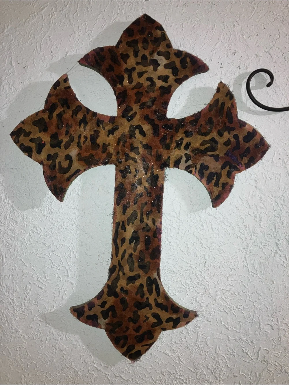 Source Unknown Leopard-Pattern Fleur Cross in Brown and Black